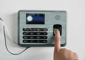 Hukum Manipulasi Data Absen Kuliah