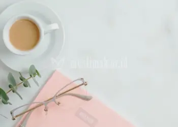 Adab Muslimah Bekerja di Luar Rumah